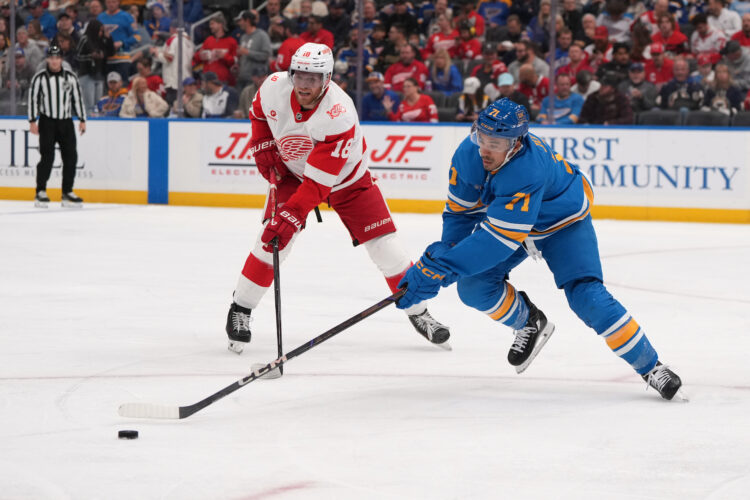 Dylan Larkin scores twice to help Red Wings beat Blues 5